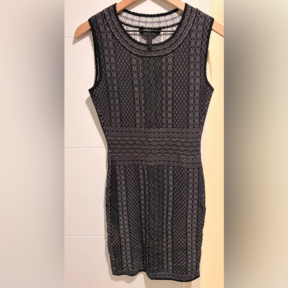 BCBGMaxAzria Black and Gray Geometric Midi Dress
(B5)